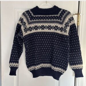 Navy and cream vintage 80s Norwegian 100% wool sweater